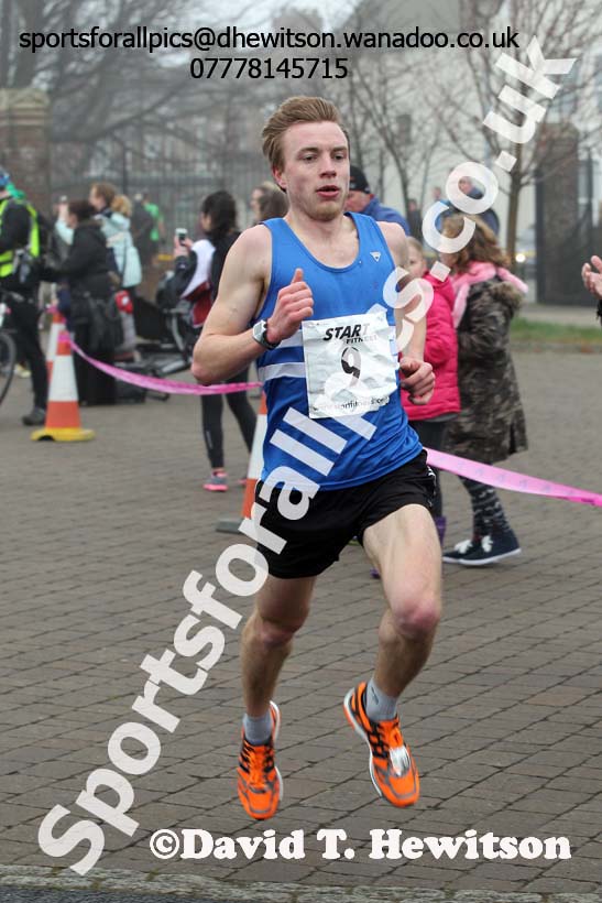 Nick Swinburn (Morpeth) wins the Wallsend Harriers Terry O'Gara 5k Memorial Road Race. Photo: David T. Hewitson/Sports for All Pics